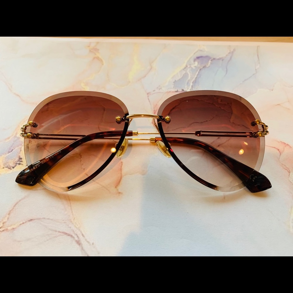 NEW! Fashion Aviator Sunglasses